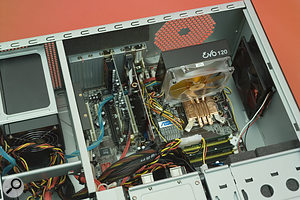 Система охлаждения процессора Akasa Evo 120 с большим вентилятором становится популярным выбором для ПК, где важен низкий уровень шума